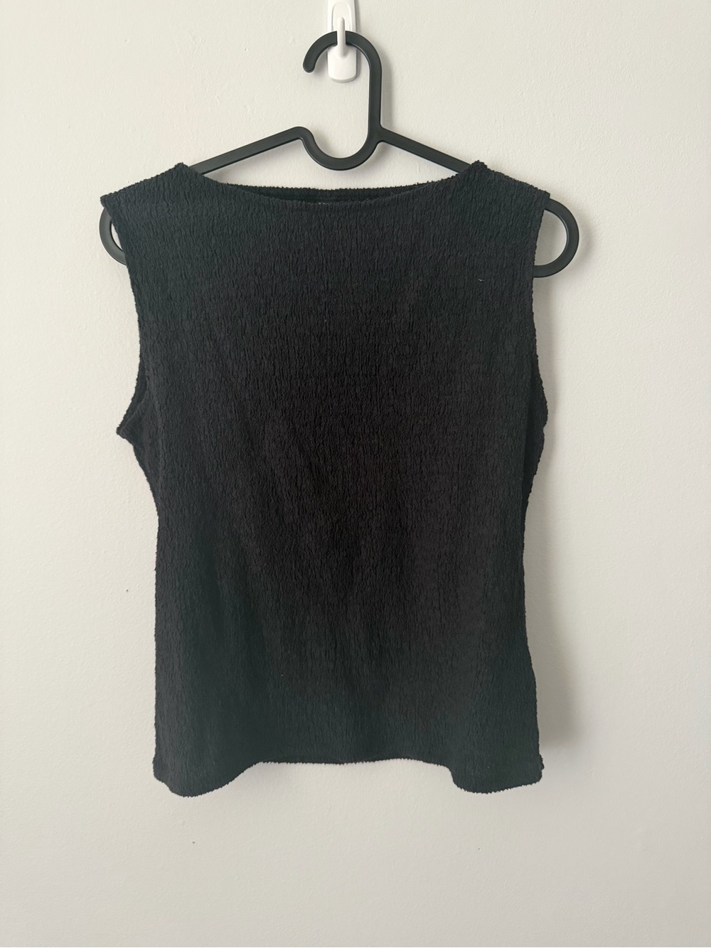 Uniqlo Sleeveless Shirring Boat Neck T-Shirt